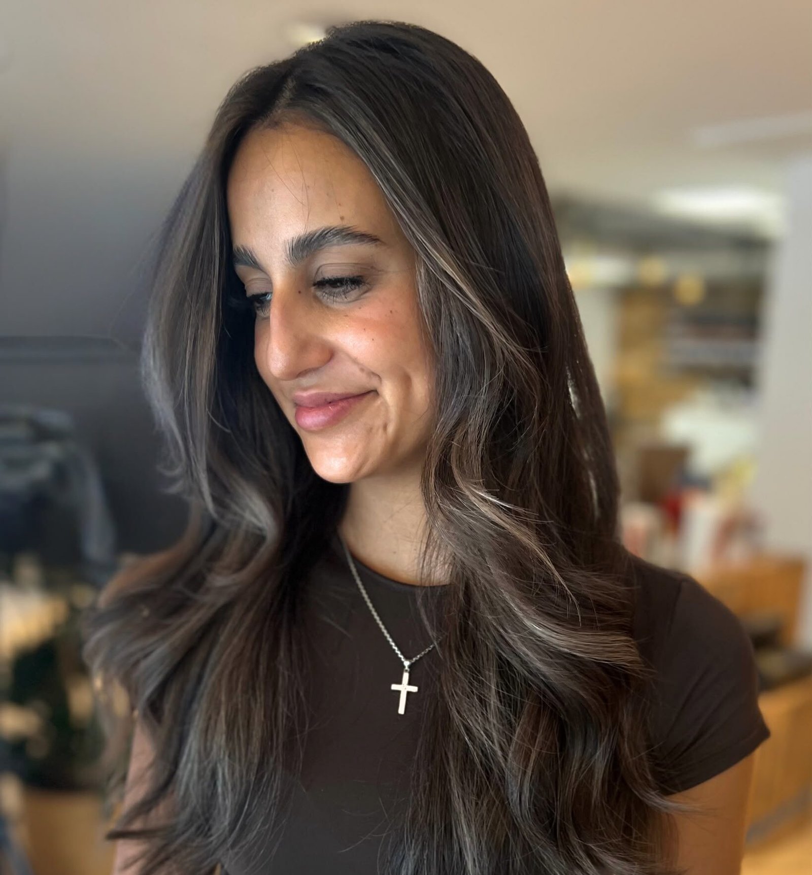 Brünette Balayage Brünette Balayage mit hellen Akzenten – ART CUT