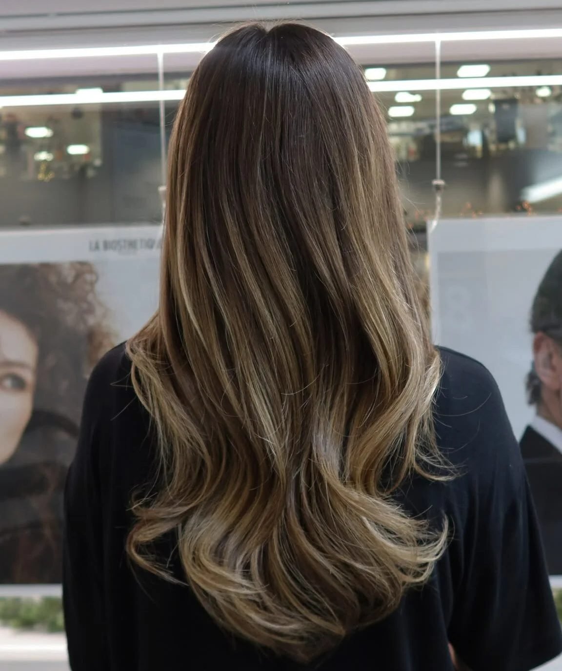 Blonde Balayage mit Wellen Blonde Balayage mit weichen Wellen – ART CUT